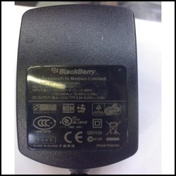 Cargador Multivoltaje Blackberry Pearl 8100 y otros ORIGINAL
