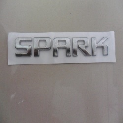 Emblema Insignia Chevrolet Spark Adhesivo